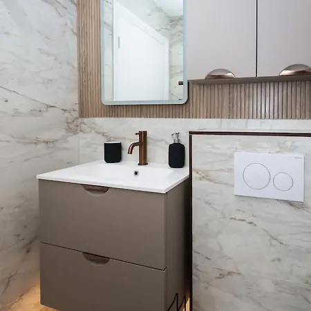 Minister Penthouse By Furnished Races, Access Close To Train Station Apartamento
