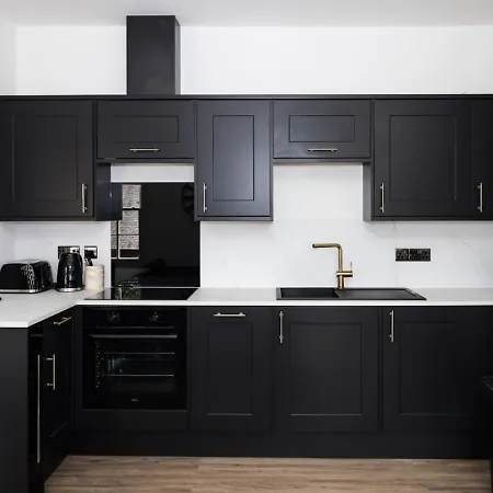 Minister Penthouse By Furnished Races, Access Close To Train Station *